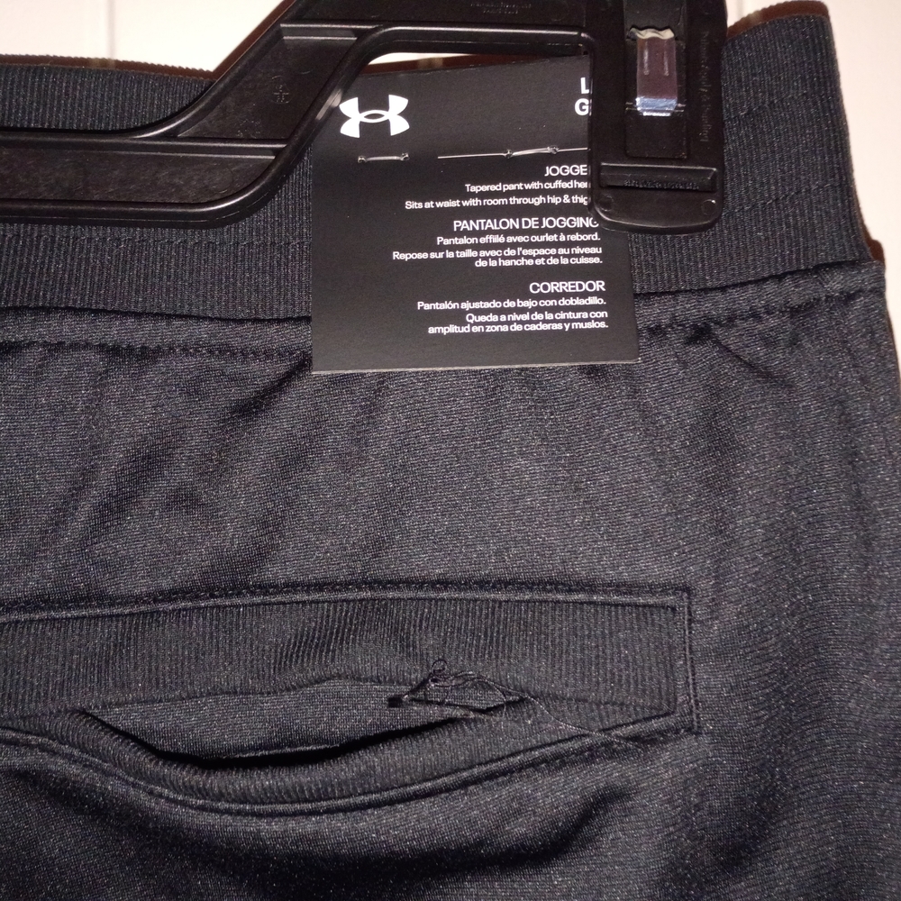 Under Armour Men's Black Pants - Picture 6 of 6
